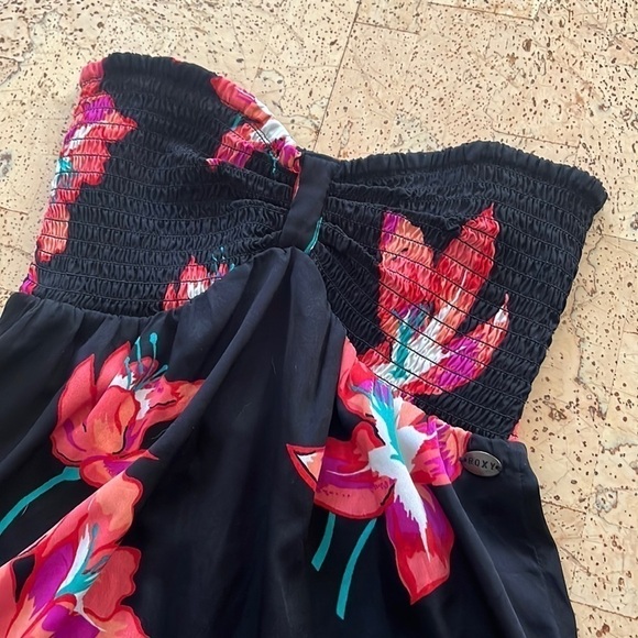 Roxy Strapless Floral Top - Picture 2 of 8